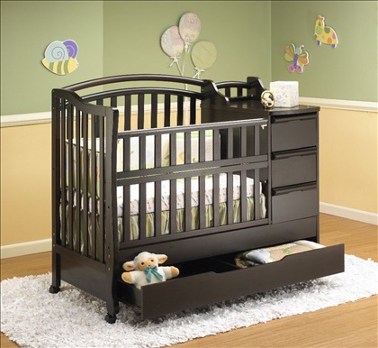 Pictures Baby Cribs on How To Select Your Baby Cribs Furniture     Cribs And Bassinets